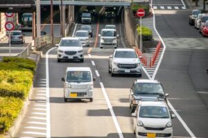 走行中の車　画像